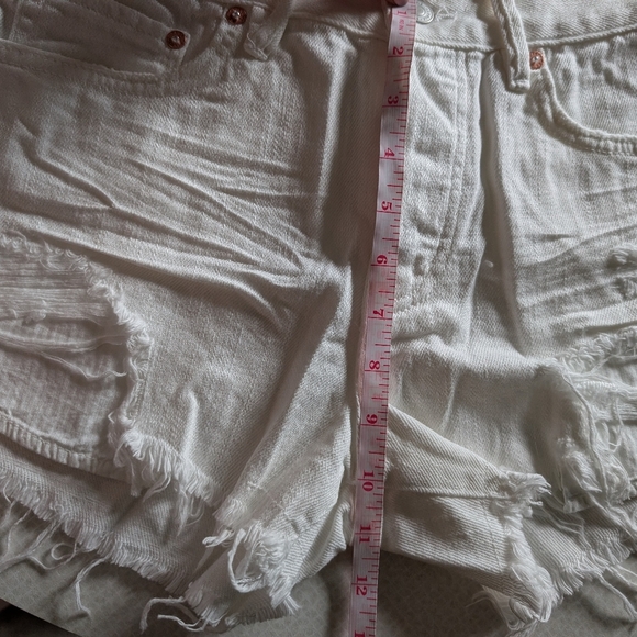 NWT We The Free White Jean‎ Shorts Distressed Hem - Picture 7 of 7